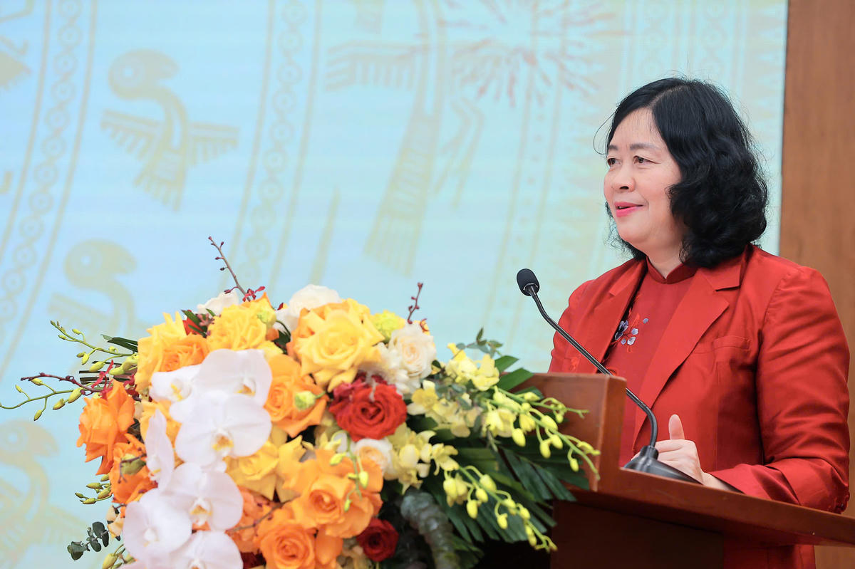 Chủ tịch UBTƯ MTTQ Việt Nam Bùi Thị Minh Hoài phát biểu tại cuộc gặp mặt. Ảnh: Hoài Nam.