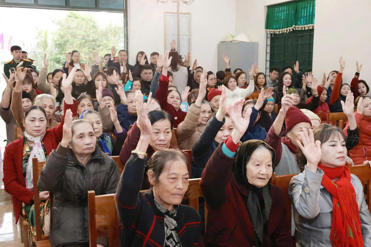 100% cử tri nhất trí giới thiệu Đại tướng Phan Văn Giang ứng cứ đại biểu Quốc hội. Ảnh: TN.