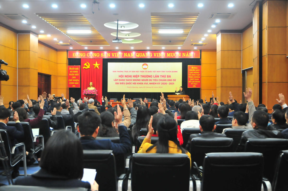 Đạị biểu tham dự Hội nghị nhất trí cao. Ảnh: Xuân Trường.