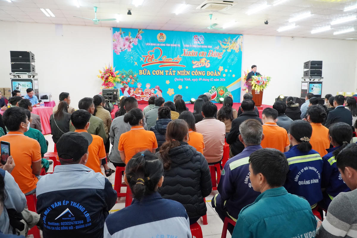 Quang cảnh Chương trình “Tết sum vầy - Xuân ơn Đảng” tại Quảng Trị.  Ảnh: X.T<div data-empty="true">. </div>