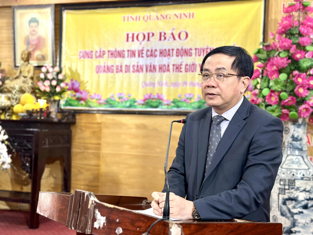 Ông Mai Vũ Tuấn, Trưởng Ban Quản lý di sản thế giới vịnh Hạ Long – Yên Tử phát biểu tại họp báo.