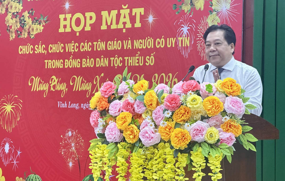 Ông Trương Thành Dãnh, Phó Chủ tịch Ủy ban MTTQ Việt Nam tỉnh Vĩnh Long thông tin khái quát những kết quả nổi bật của tỉnh trong năm 2025. Ảnh: Trung Ngãi&nbsp;
