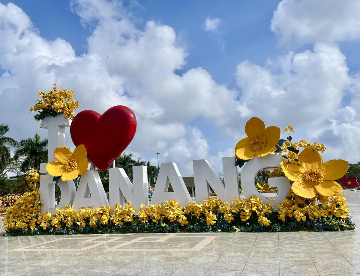 Một tiểu cảnh tình yêu và hạnh phúc. Ảnh: Tấn Thành.