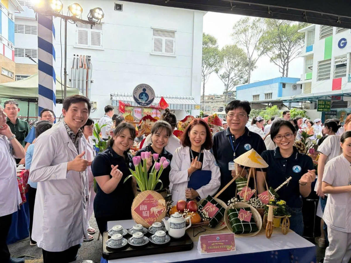 Những chiếc bánh xanh mướt lá dong không chỉ là thành quả lao động mà còn là biểu tượng của niềm tin, hy vọng trong những ngày đầu Xuân. Ảnh: T.L