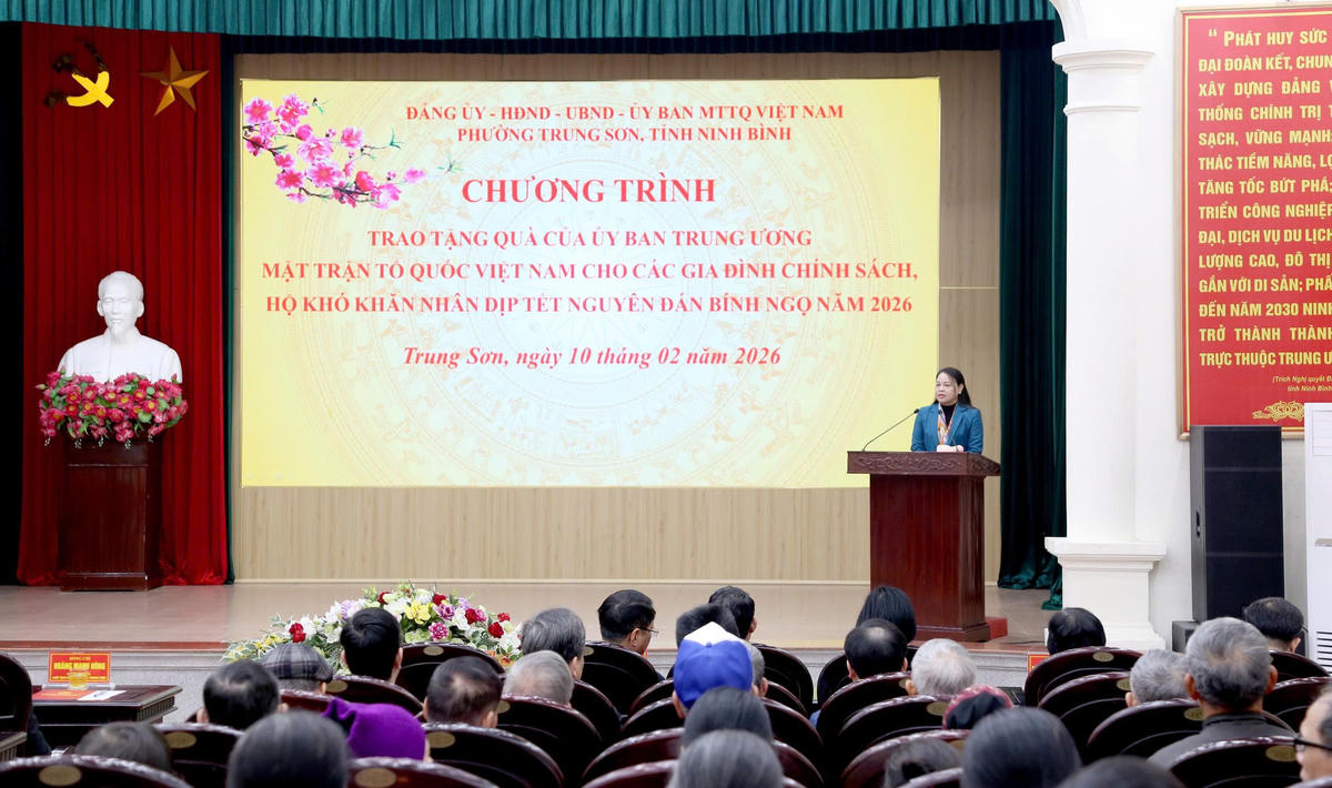 Bà Nguyễn Thị Thu Hà - Phó Chánh Văn phòng Thường trực Văn phòng Trung ương Đảng phát biểu tại chương trình. Ảnh: Văn Huỳnh