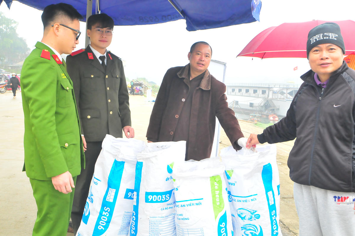 Địa điểm thả cá năm nay đẹp hơn, an toàn hơn. Ảnh: Xuân Trường.