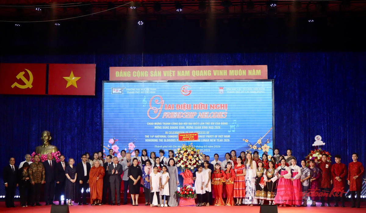 Quang cảnh chương trình "Giai điệu hữu nghị" tối 10/2. Ảnh: Hồng Phúc.