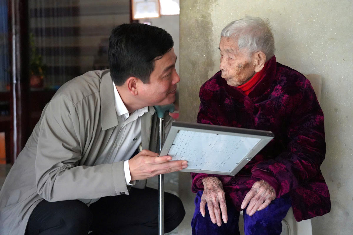 Ủy ban MTTQ tỉnh Hà Tĩnh luôn chú trọng công tác an sinh xã hội, chăm lo cho người có công, người yếu thế. Ảnh: HN.