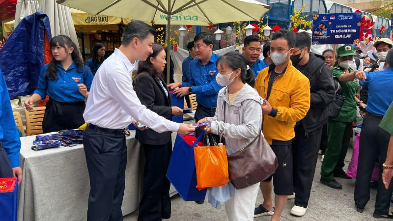Chương trình “Mang Tết về nhà” lan tỏa thêm những giá trị về yêu thương