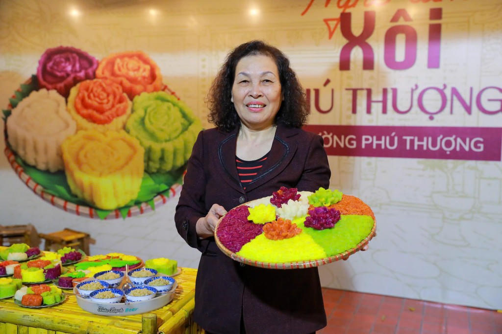 Giới thiệu món xôi Phú Thượng. Ảnh: H. Thu