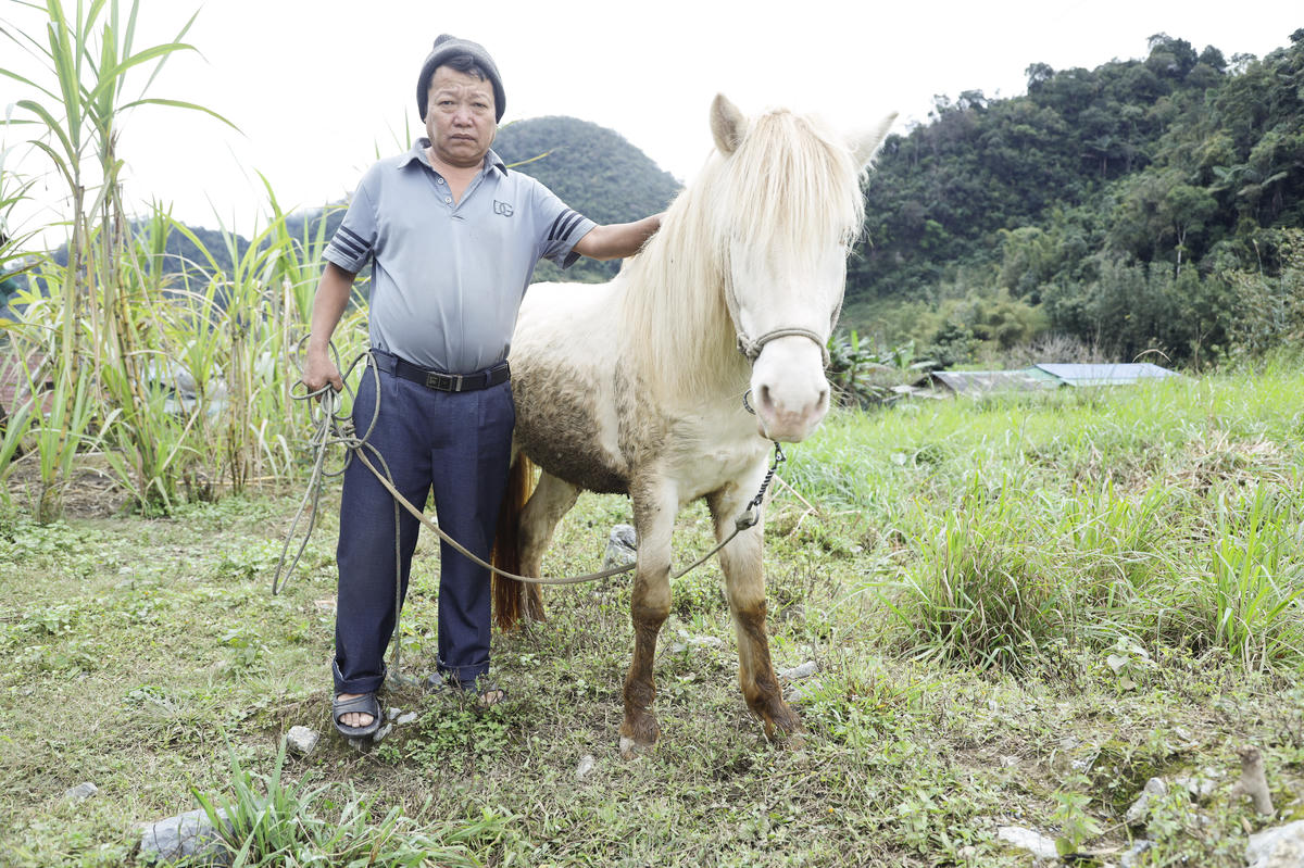 Bước chân ngựa nơi “cổng trời” Mường Lống