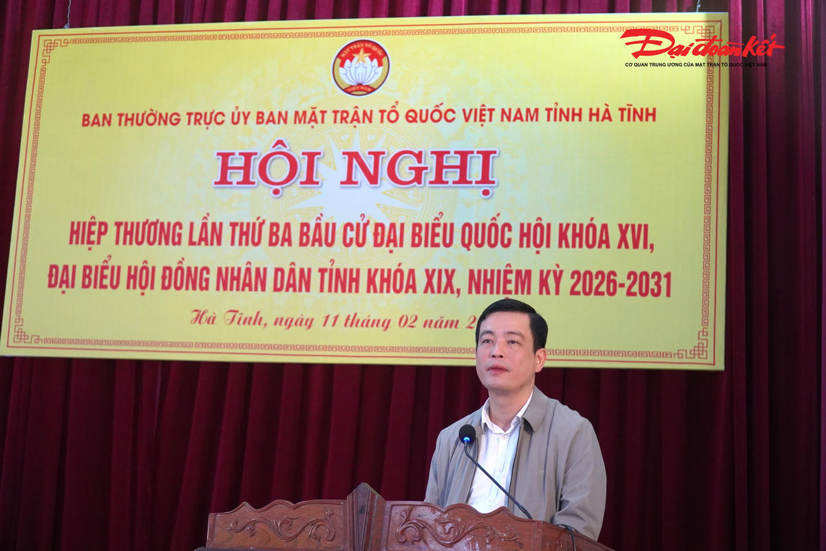 Ông Nguyễn Thành Đồng - Chủ tịch Ủy ban MTTQ Việt Nam tỉnh, Phó Chủ tịch Ủy ban bầu cử tỉnh Hà Tĩnh phát biểu khai mạc hội nghị. Ảnh: Hạnh Nguyên.