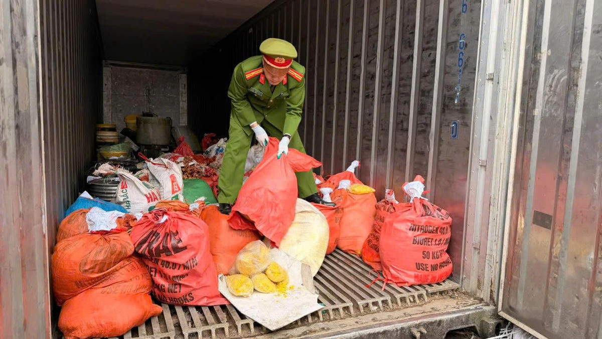 Bắc Ninh: Phát hiện một cơ sở trộn hóa chất cấm sử dụng để chế biến hàng tấn riềng xay tươi