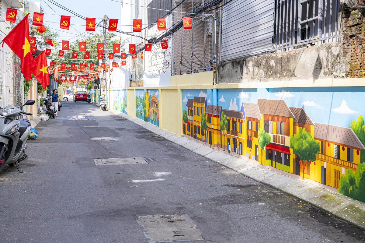 Gần 100 mét đường kiệt 96 Thi Sách khoác áo mới. Ảnh: Thanh Nhã.