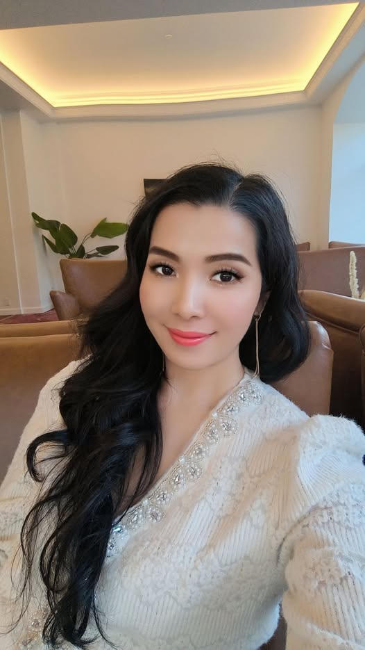 Chị Trúc Quỳnh.