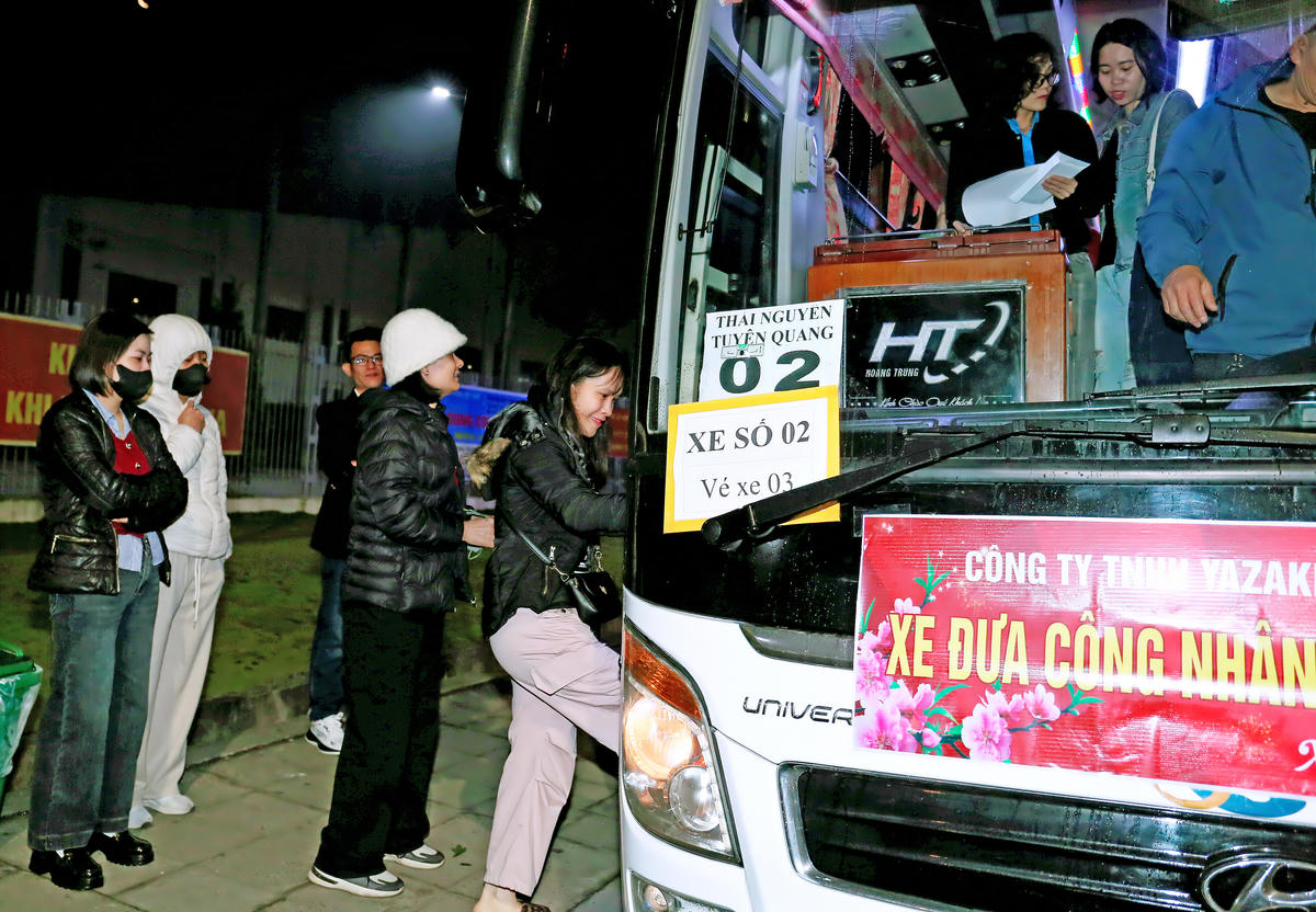 Xe số 02 chở người lao động về Thái Nguyên, Tuyên Quang. Ảnh: YK.&nbsp;