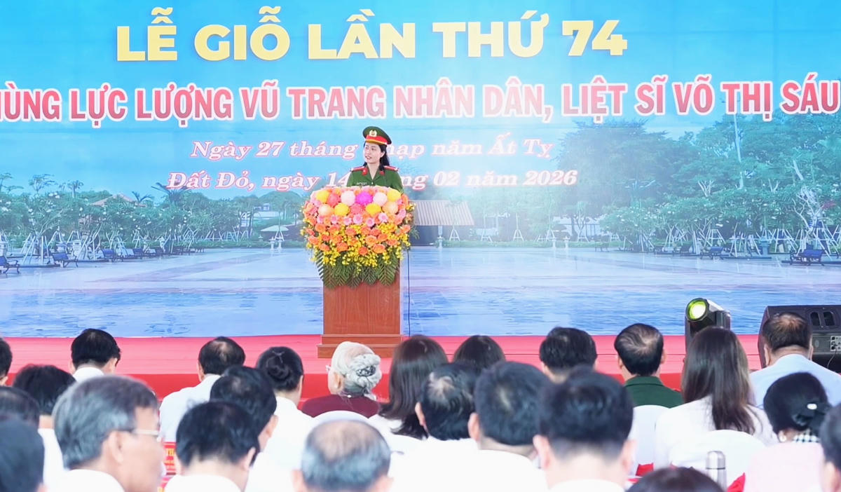 Đông đảo đại biểu và nhân dân xã Đất Đỏ tham gia Lễ giỗ Liệt sĩ Võ Thị Sáu. Ảnh: CTV.