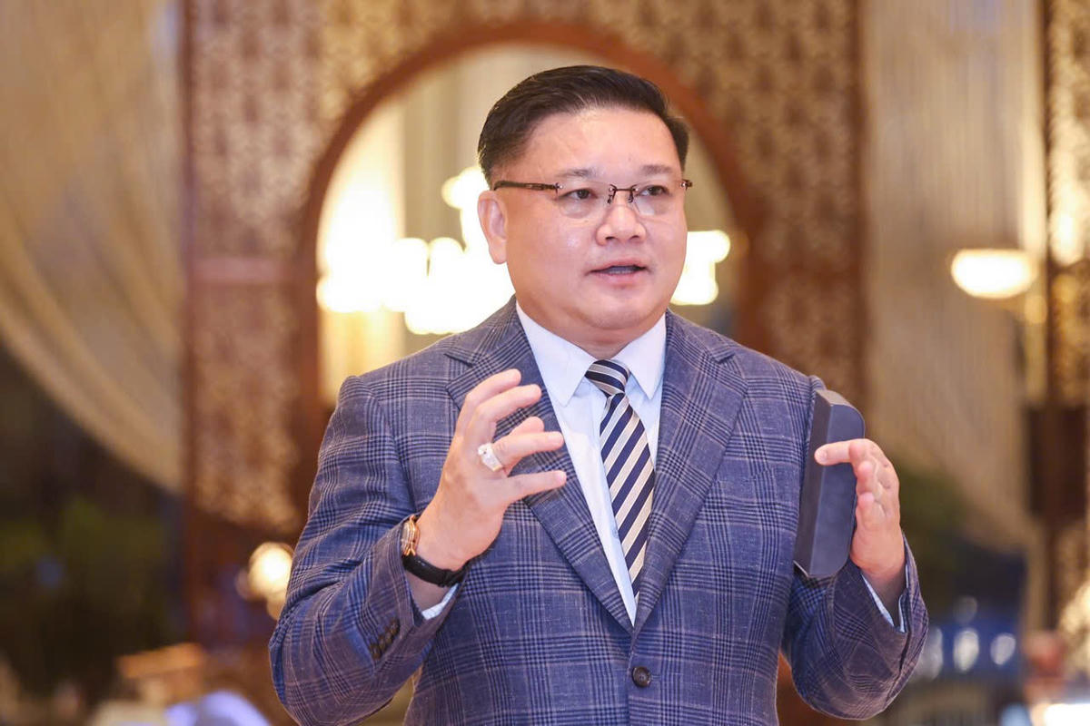 TS Trần Khắc Tâm.