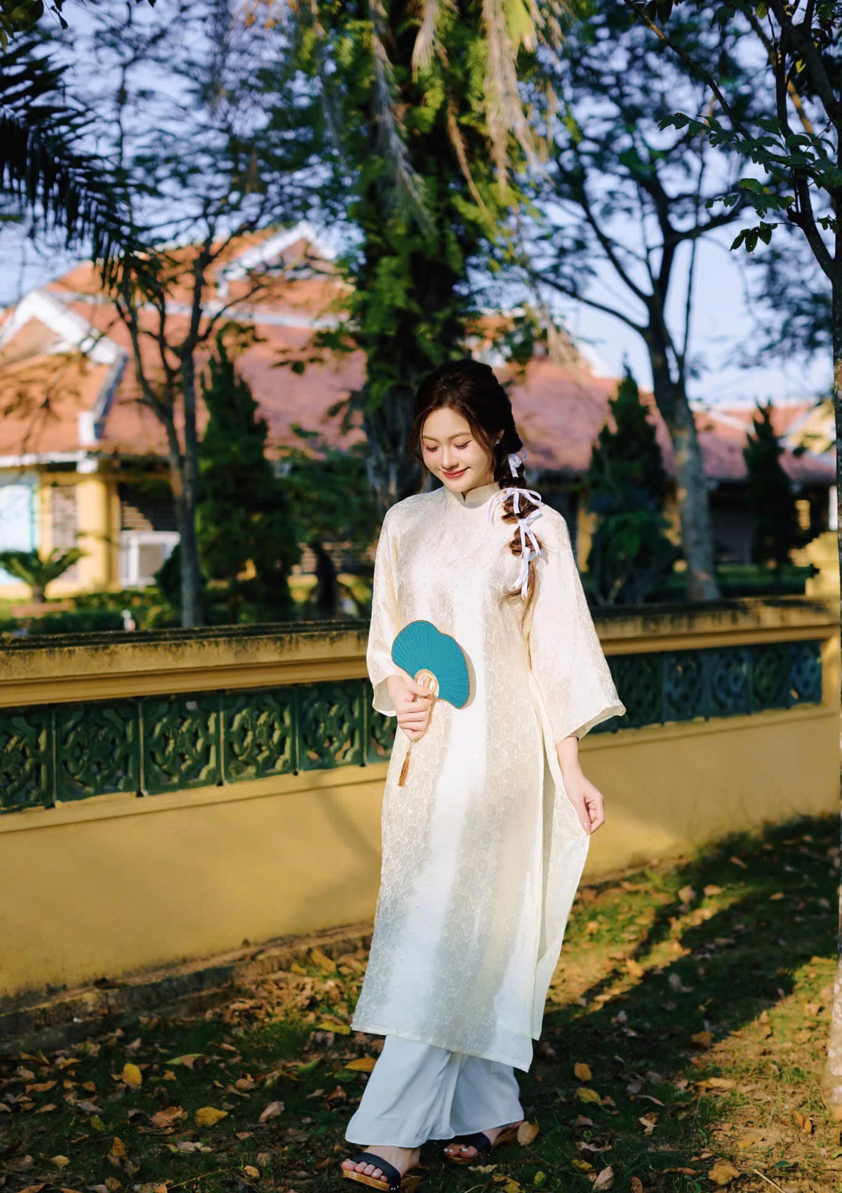 Học sinh thuộc thế hệ gen Z trải nghiệm hóa thân làm Thúy Kiều. 