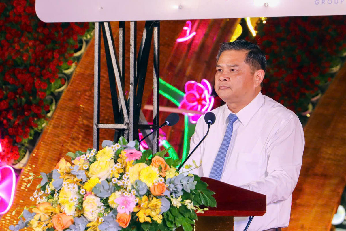 Ông Nguyễn Văn Bảy - Giám đốc Sở Văn hoá Thể thao và Du lịch TP Cần Thơ phát biểu khai mạc. (ảnh: C.A)