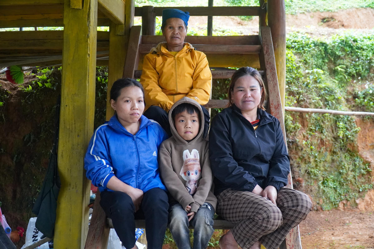 Chị Nghiêm về quê đón Tết sớm cùng gia đình. Ảnh: Đình Minh.