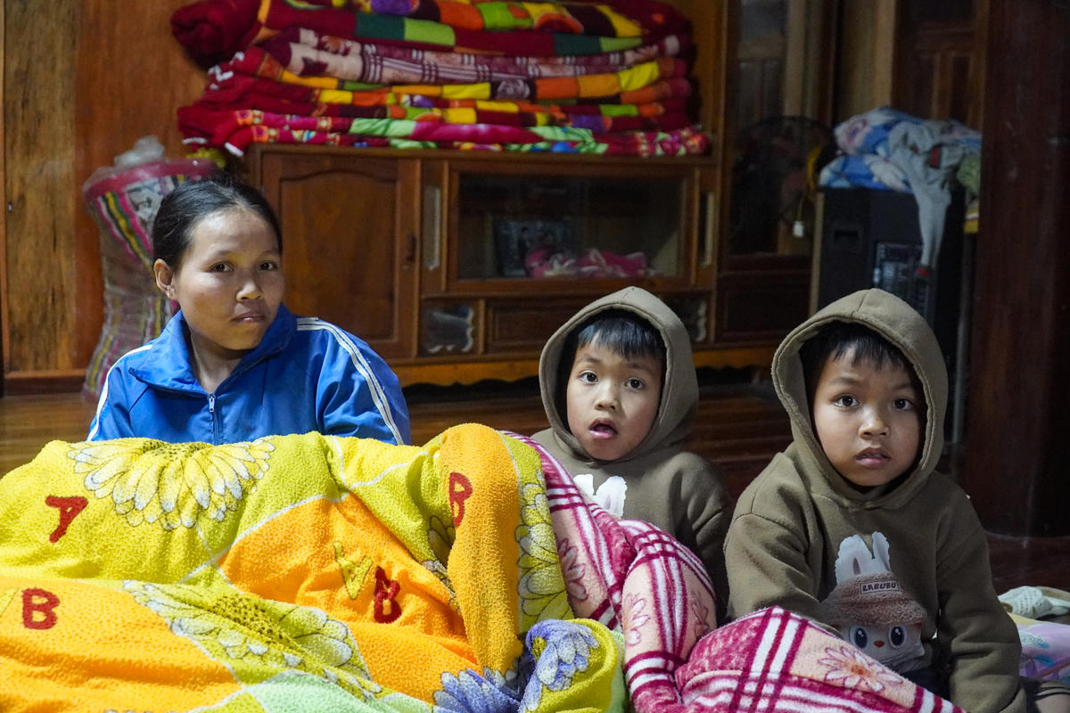 Do làm việc xa nhà nên chị Nghiêm không có nhiều thời gian chăm sóc cho 2 cậu con trai. Ảnh: Đình Minh.