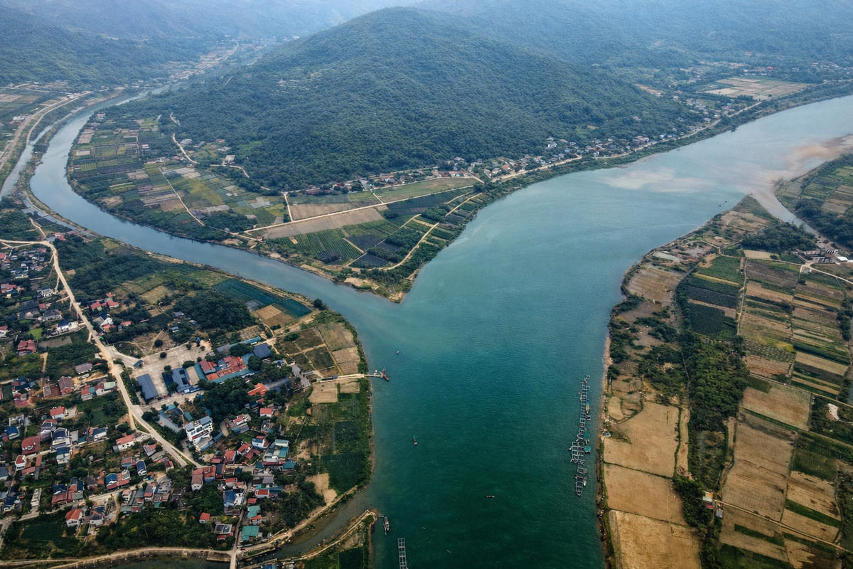 Ngã ba Bông - nơi sông Mã tách dòng. Ảnh: Đình Minh.