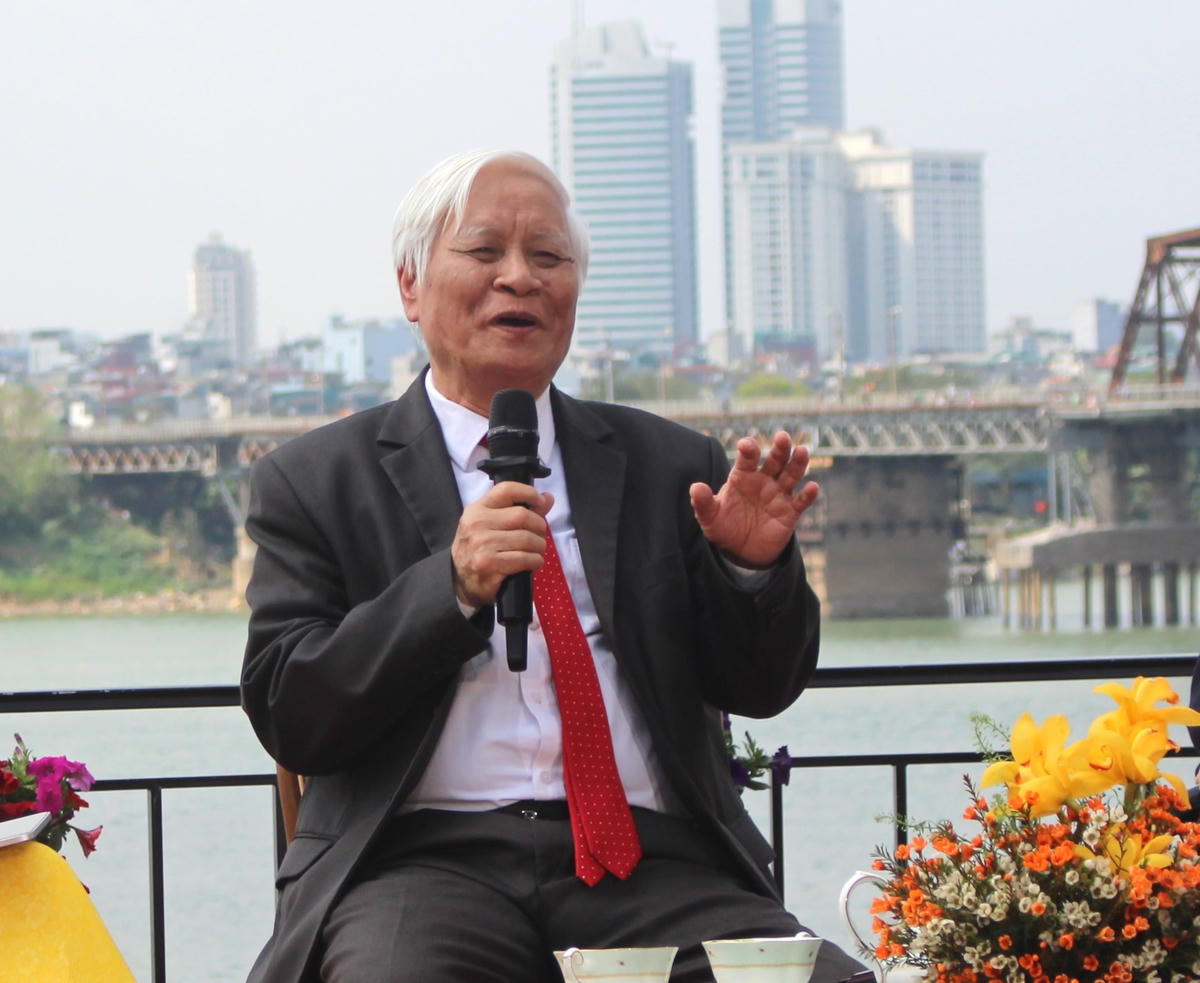 Ông Nguyễn Viết Chức, Viện trưởng Viện Nghiên cứu Văn hóa Thăng Long chia sẻ tại Tọa đàm. Ảnh: Đình Hiệp