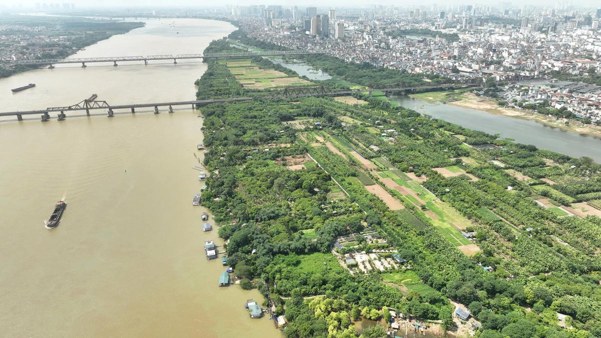 Cảnh quan sông Hồng. Ảnh: Phạm Hùng