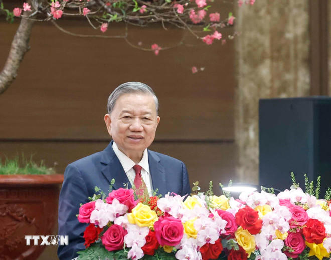 Tổng Bí thư Tô Lâm chúc Tết Đảng bộ, chính quyền và Nhân dân Thủ đô Hà Nội. (Ảnh: Thống Nhất/TTXVN).