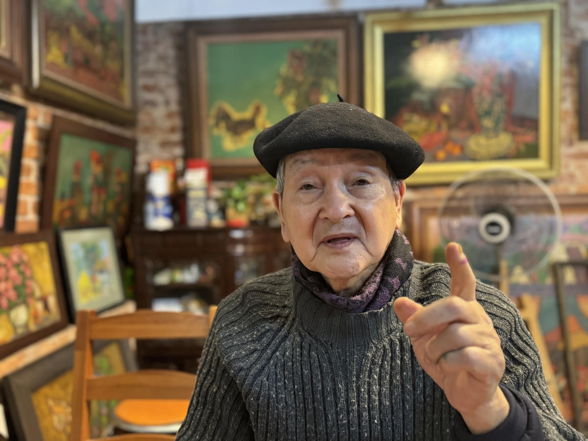 Họa sĩ Phạm Viết Hồng Lam.