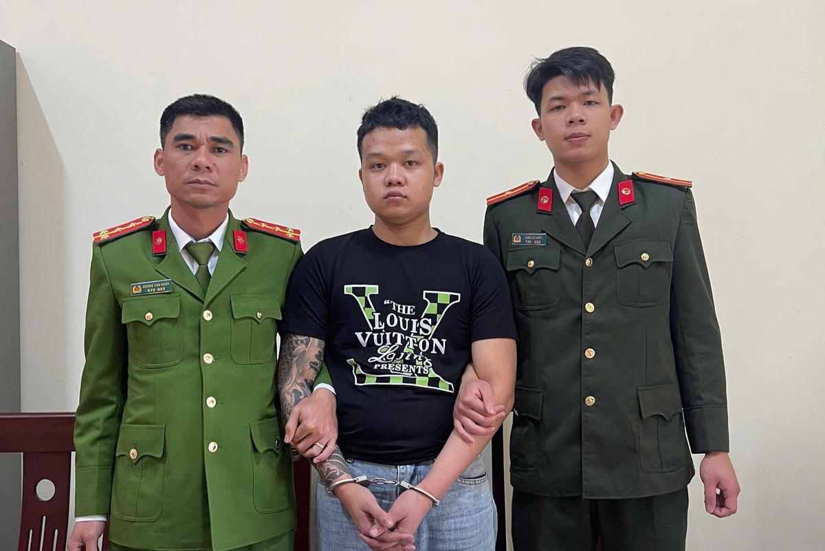 Đối tượng Hoàng Văn Khâm tại cơ quan Công an. Ảnh: Công an tỉnh Nghệ An