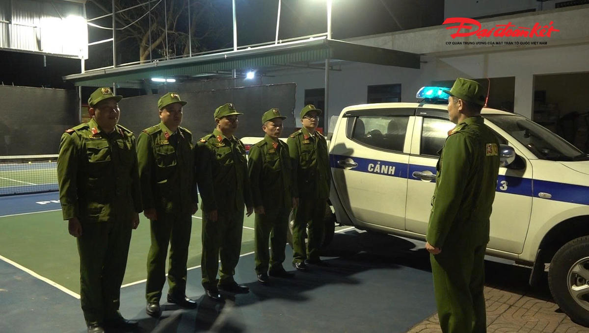 Để bảo đảm tình hình an ninh trật tự (ANTT) trong đêm Giao thừa, Công an tỉnh Nghệ An huy động 100% quân số ứng trực; chủ động triển khai nhiều biện pháp giữ vững an ninh chính trị, trật tự an toàn xã hội để cho Nhân dân vui Xuân, đón Tết an toàn.. 