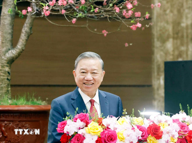 Tối 16/2/2026 (29 tháng Chạp), Tổng Bí thư Tô Lâm đến thăm, chúc Tết Đảng bộ, chính quyền và Nhân dân Thủ đô Hà Nội. (Ảnh: Thống Nhất/TTXVN).