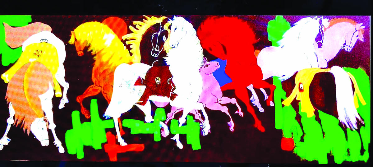 Sải cước tung bờm khắp bốn phương