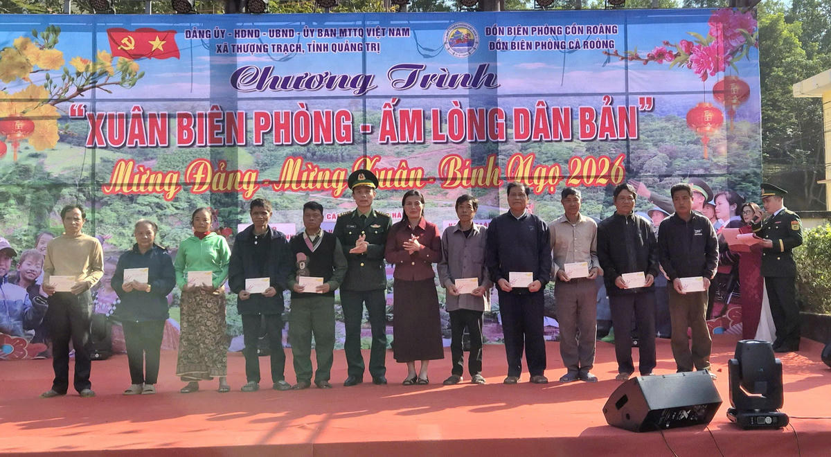 Ủy ban MTTQ Việt Nam xã Thượng Trach phối hợp tổ chức chương trình "Xuân Biên phòng ấm lòng dân bản" 