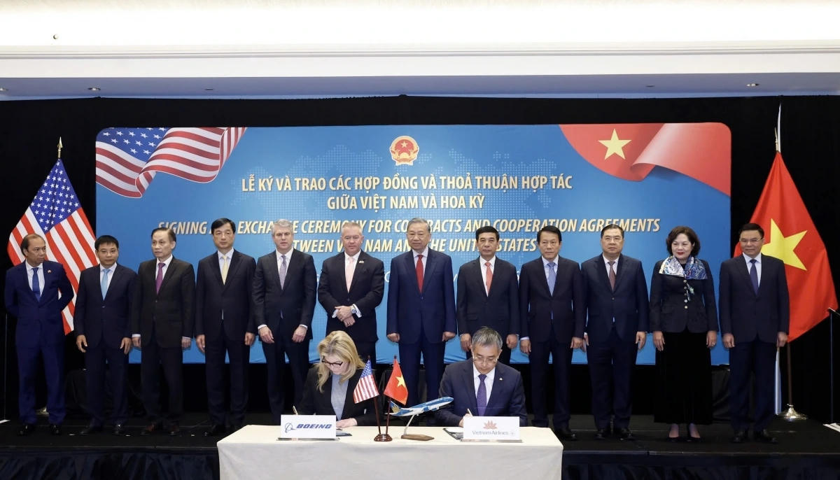 Vietnam Airlines đã ký kết mua 50 tàu bay thân hẹp Boeing 737-8 trị giá lên đến 8,1 tỷ USD tại Washington, D.C.