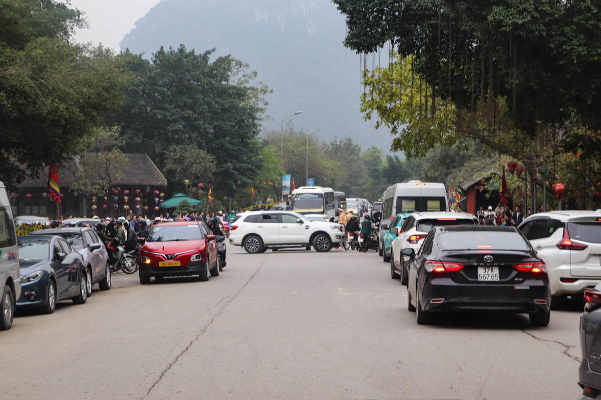 Tình hình ANTT, ATGT tại các điểm du lịch tại Ninh Bình được đảm bảo. Ảnh: Đình Minh