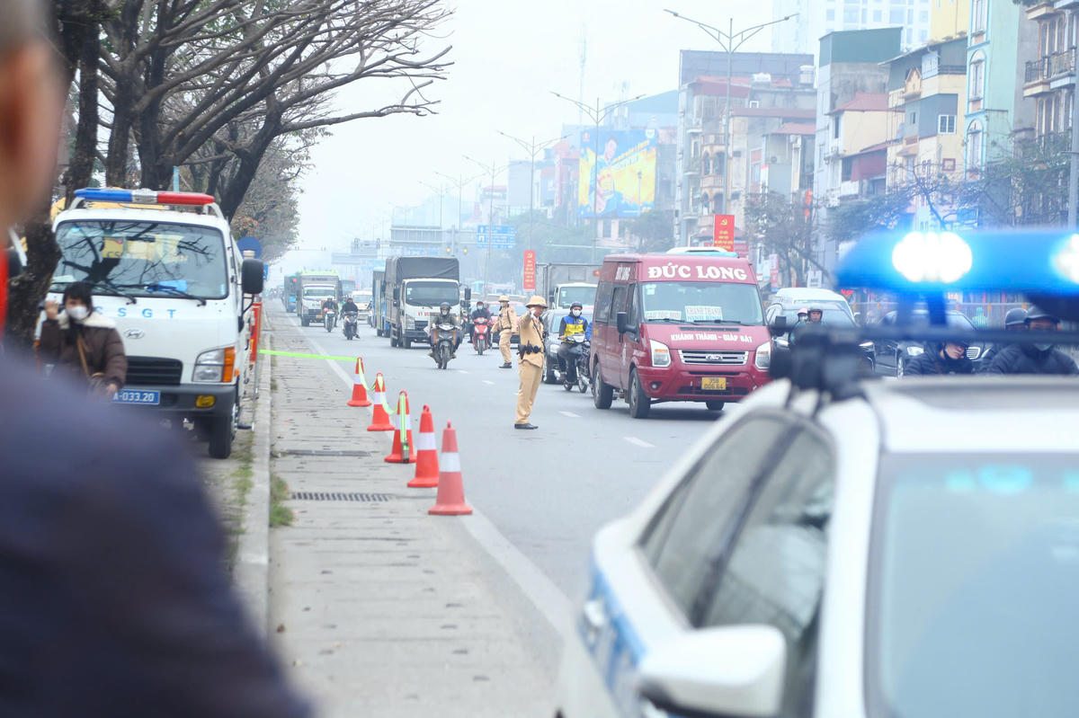 CSGT Hà Nội sẽ tăng cường kiểm soát vận tải hành khách trong các ngày cuối của kỳ nghỉ Tết.