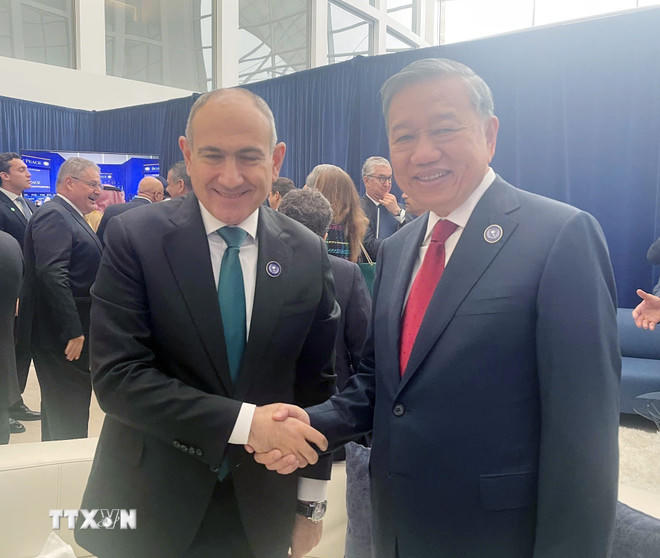 Tổng Bí thư Tô Lâm gặp lãnh đạo các nước nhân dịp tham dự cuộc họp khai mạc Hội đồng Hòa bình về Gaza. (Ảnh: TTXVN phát).