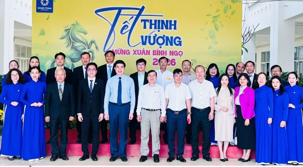 Phó Chủ tịch UBND tỉnh Gia Lai Lâm Hải Giang đã đến thăm, chúc Tết và động viên công nhân công ty ở địa bàn tỉnh. Ảnh: TT.