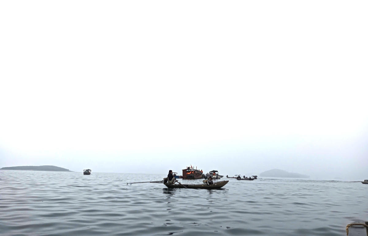 Chủ tịch tỉnh Lào Cai đến hiện trường chỉ đạo công tác tìm kiếm, cứu nạn tại hồ Thác Bà