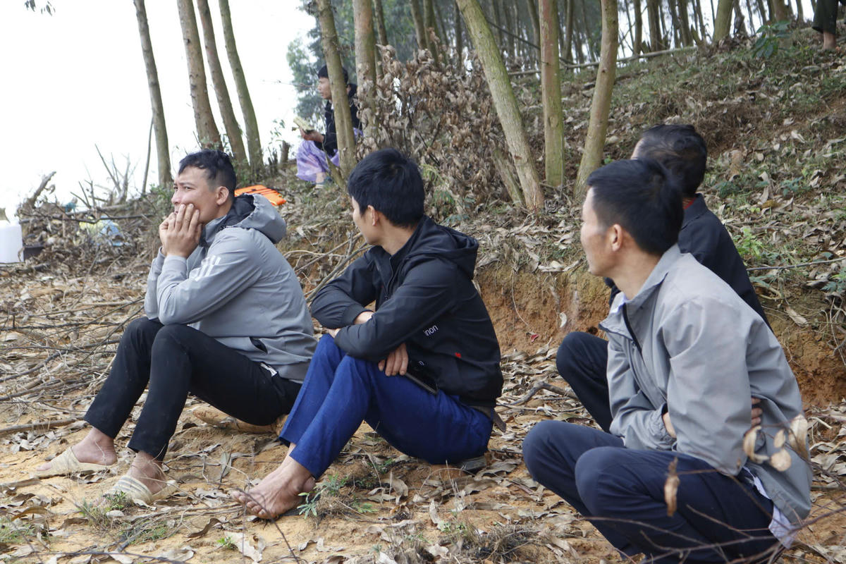 Chủ tịch tỉnh Lào Cai đến hiện trường chỉ đạo công tác tìm kiếm, cứu nạn tại hồ Thác Bà