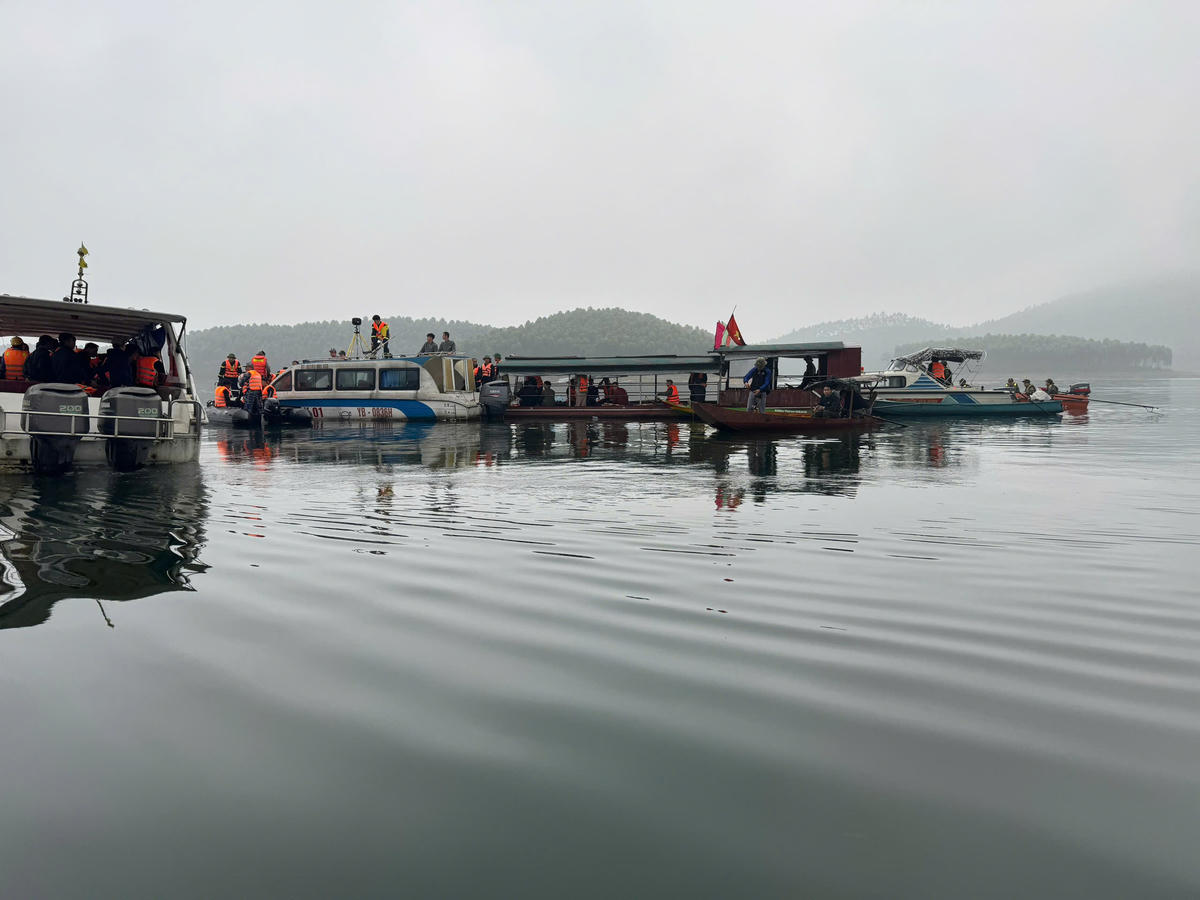 Khu vực xảy ra tai nạn giao thông đường thủy trên hồ Thác Bà khiến tàu chờ khách bị chìm. Ảnh: N.H