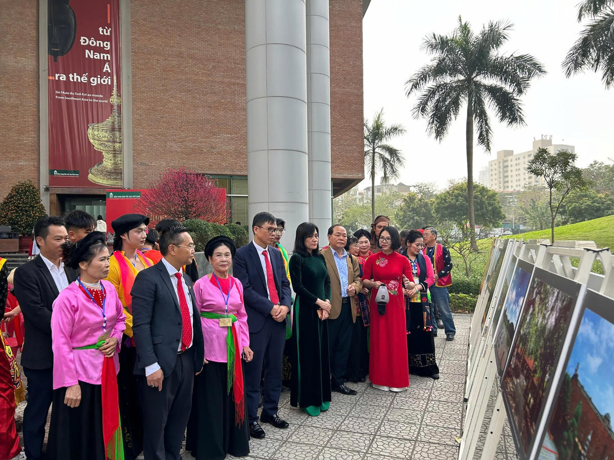 Không gian triển lãm ảnh “Hưng Yên - Qua miền di sản”. Ảnh: BTC.