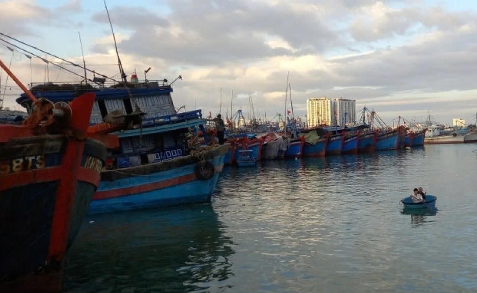 Nhiều tàu cá tại Cảng cá Hòn Rớ, tỉnh Khánh Hòa, sẵn sàng ra khơi chuyến biển đầu năm mới. Ảnh CT