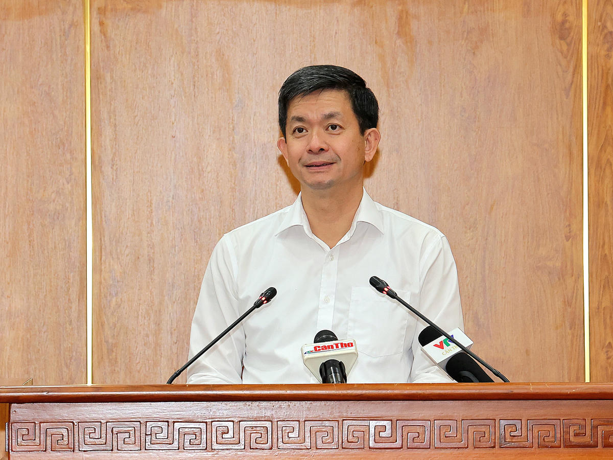 Bí thư Thành uỷ Cần Thơ Lê Quang Tùng phát biểu tại buổi họp. (ảnh: Trung Phạm)