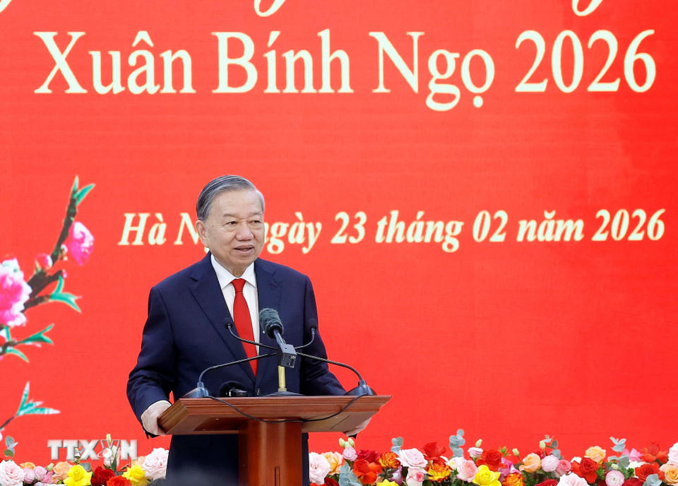 Tổng Bí thư Tô Lâm chúc Tết cán bộ, công chức, viên chức, người lao động Văn phòng Trung ương Đảng. (Ảnh: Thống Nhất/TTXVN).