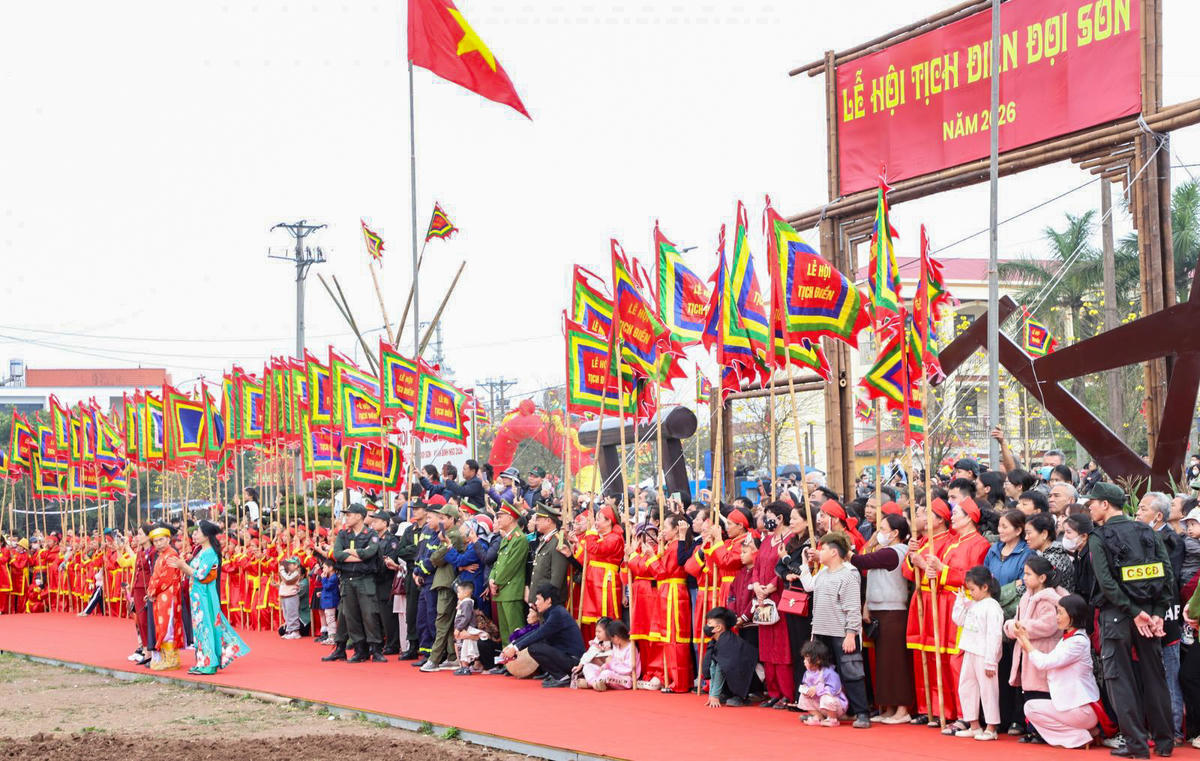 Lễ hội năm nay tiếp tục được tổ chức quy mô, bài bản, bảo đảm giữ gìn yếu tố truyền thống song song với yêu cầu an ninh, an toàn. Ảnh: Trung Dũng