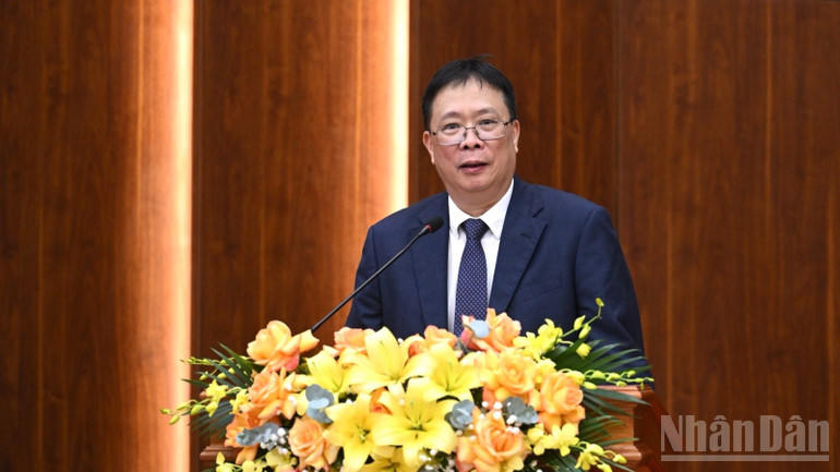 Giáo sư, Viện sĩ Châu Văn Minh, Chủ tịch Viện Hàn lâm Khoa học và Công nghệ Việt Nam. (Ảnh: TRẦN HẢI).